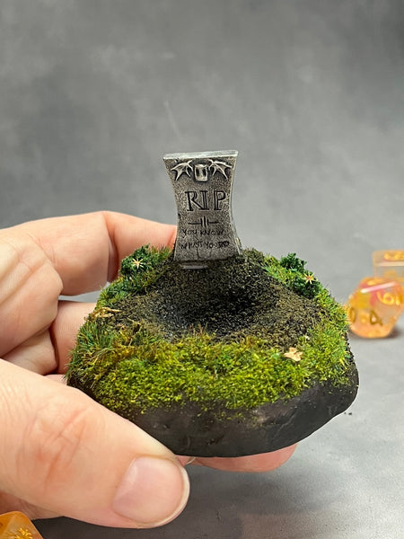 R.IP. Grave - Dice Jail / Display (Medium Size)