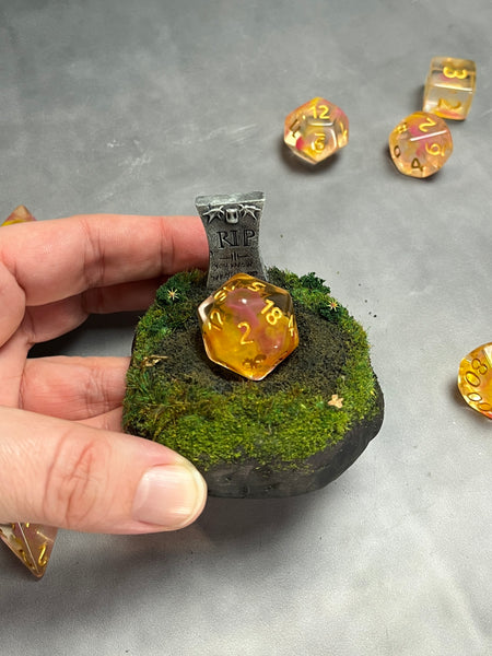 R.IP. Grave - Dice Jail / Display (Medium Size)